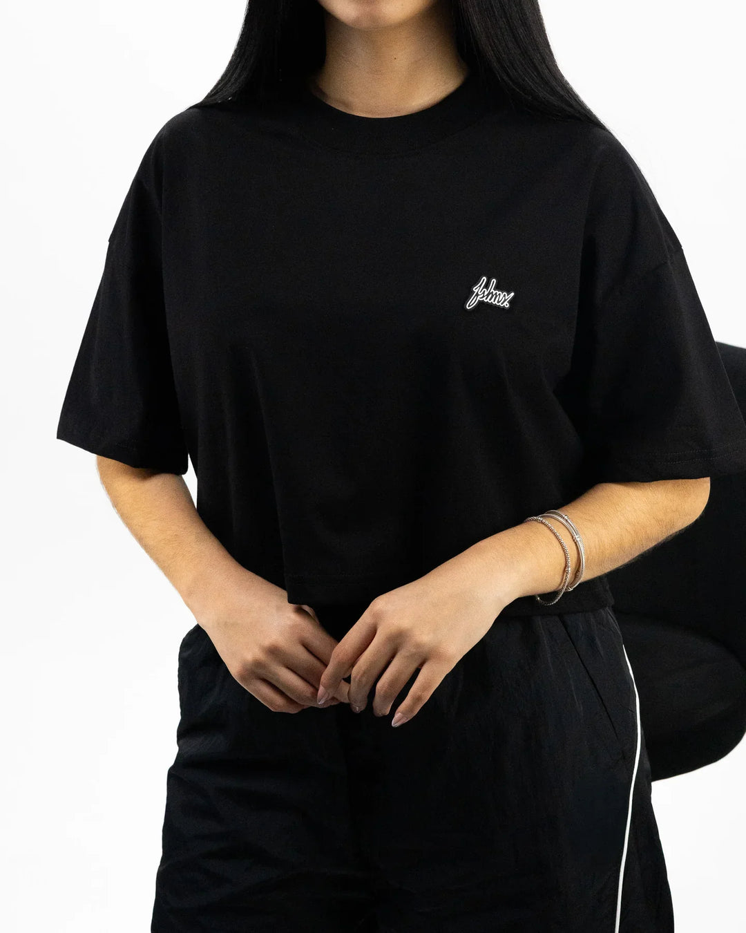 WMNS Boxy Basic Logo Crop Tee (Black)