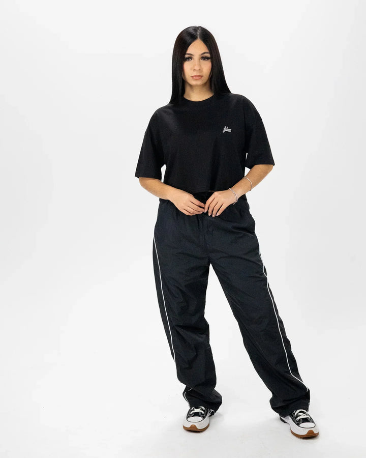 WMNS Boxy Basic Logo Crop Tee (Black)