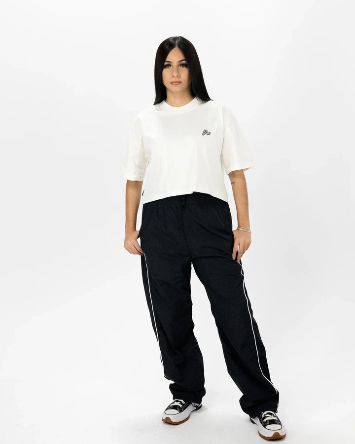 WMNS Boxy Basic Logo Crop Tee (Vanilla)